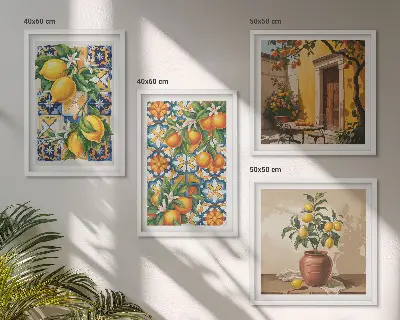 Billedvæg over sofa med blomstermønstre i citron og orange
