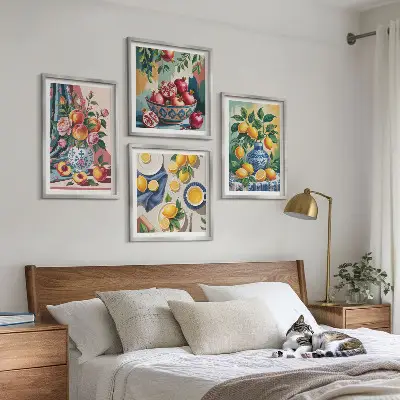 Blomster og frugt i vaser billedvæg til ophæng over sofaen