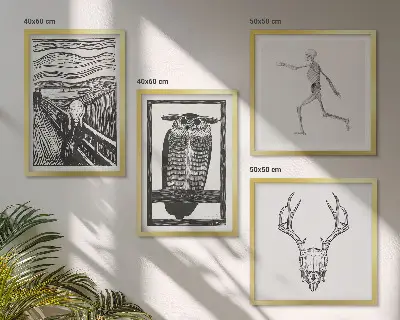 Billedvæg over sofa med motiver af skrig, kranie og ugle