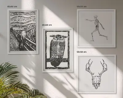 Billedvæg over sofa med motiver af skrig, kranie og ugle