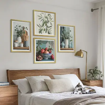 Billedsæt med ramme med motiv af grønne oliven og eukalyptus