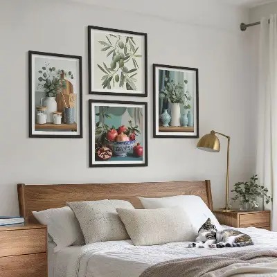 Billedsæt med ramme med motiv af grønne oliven og eukalyptus