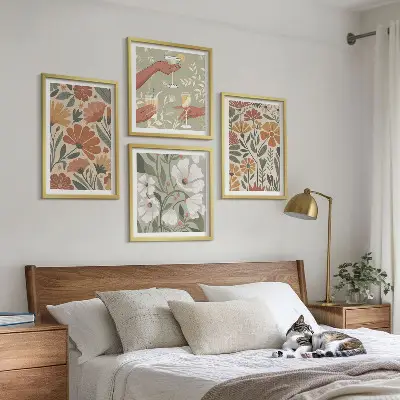 Billedsæt med ramme med motiv af blomstermønstre i orange og grøn