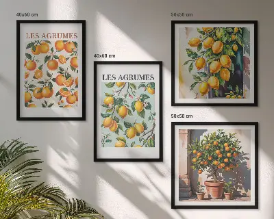 Billedvæg over sofa med frugtagtige citrusmønstre