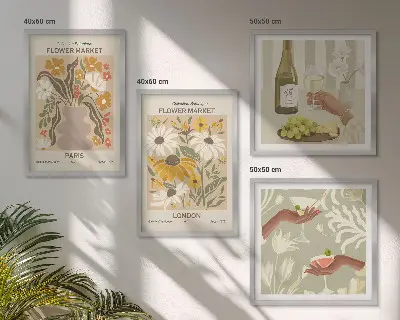Billedvæg over sofa med blomstermønstre fra europæiske byer