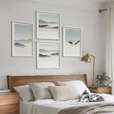 Billedvæg til over sofaen minimalistiske pastelfarvede bjerge
