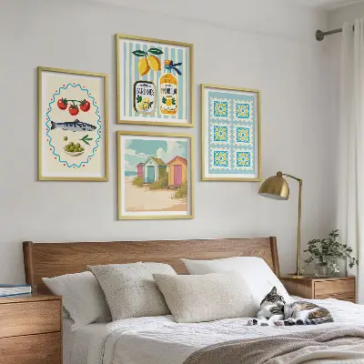 Illustrationer af middelhavskøkkenet billedvæg over sofa