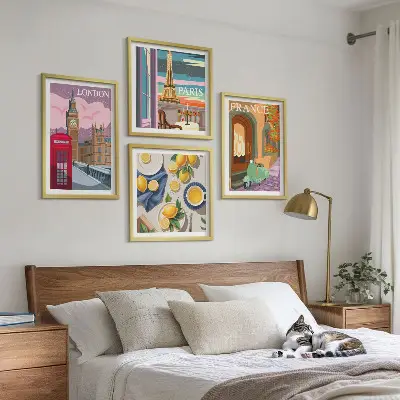 Billedsæt med ramme motiver af bylandskaber i Paris, London og Frankrig