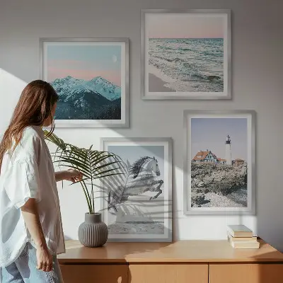 Billedsæt med ramme med motiver af heste, bevægelse, strand, fyrtårn og bjerge