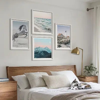Billedsæt med ramme med motiver af heste, bevægelse, strand, fyrtårn og bjerge