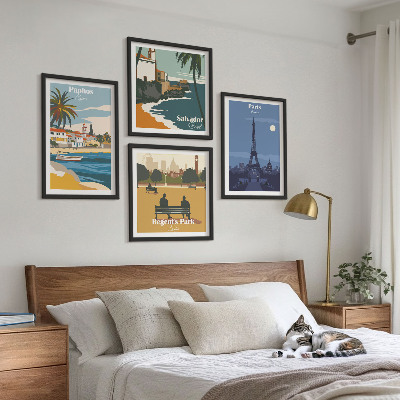 Billedvæg over sofa Kystbyernes arkitektur