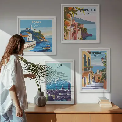 Billedvæg over sofa med farverige illustrationer af retrobyer