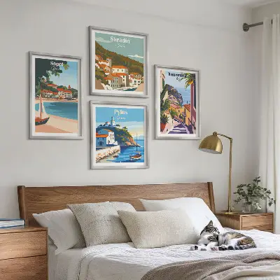 Illustrationer af kystbyer billedvæg til ophængning over sofaen
