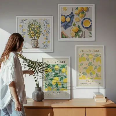 Billedvæg over sofa med motiv af italienske citrusfrugter