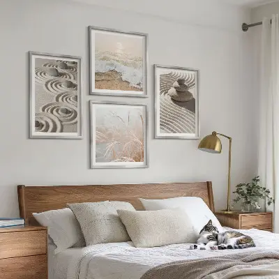 Billedvæg med bølger, sand, vand og sten motiver af strand ved sofa