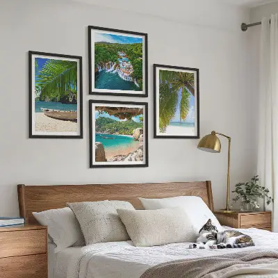 Billedsæt med ramme med motiv af strand, båd, vandfald og palmer