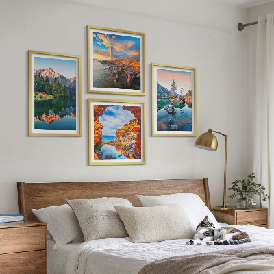 Billedvæg over sofa Bjergsøer, der reflekterer klipper