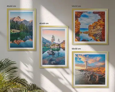 Billedvæg over sofa bjergsøer med reflekterende klipper