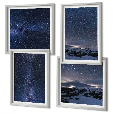 Billedvæg over sofa med motiv af nattehimmel, bjerge og stjerner