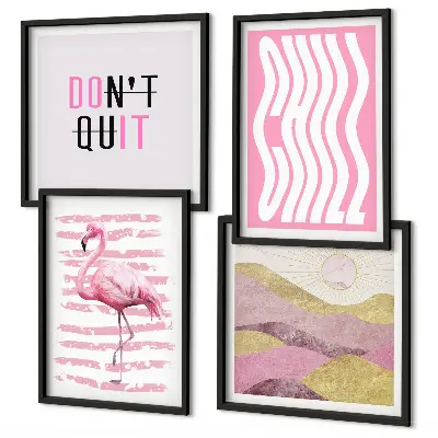 Billedvæg over sofa med motiv af lyserødt flamingo- og bjerglandskab i pastelfarver