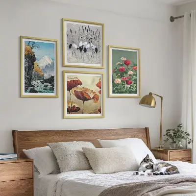 Billedsæt med ramme motiver af bjerge, vandfald, fugle og blomster