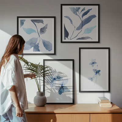Billedvæg over sofa Minimalistiske blå blomster
