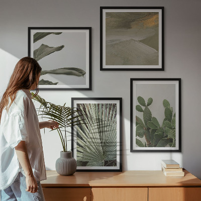 Billedvæg over sofa Blade af tropiske planter i pastel