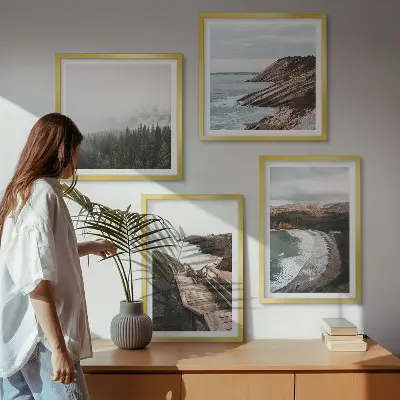 Billedvæg til sofa med motiv af klipper og strandlandskab