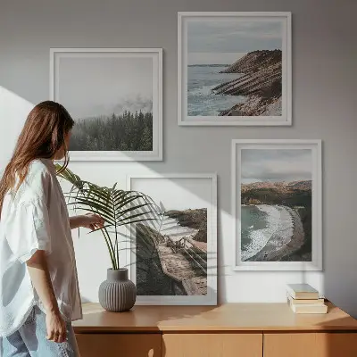 Billedvæg til sofa med motiv af klipper og strandlandskab