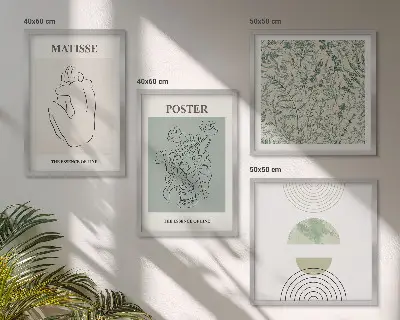 Billedvæg over sofa med minimalistiske linjer og plantemønstre