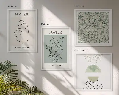 Billedvæg over sofa med minimalistiske linjer og plantemønstre