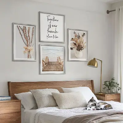 Billedsæt med ramme minimalistiske blomstergrene i naturstil