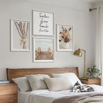 Billedsæt med ramme minimalistiske blomstergrene i naturstil