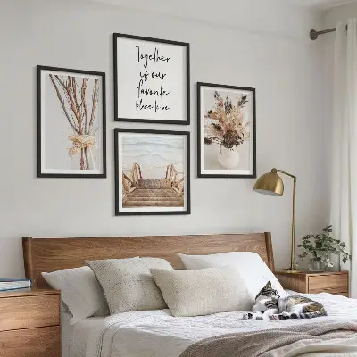 Billedsæt med ramme minimalistiske blomstergrene i naturstil