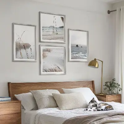 Vegetation ved vandet om sommeren billedvæg over sofa