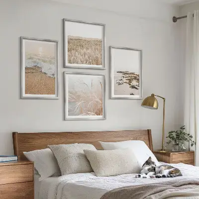 Billedsæt med ramme strandbølger og sten om sommeren