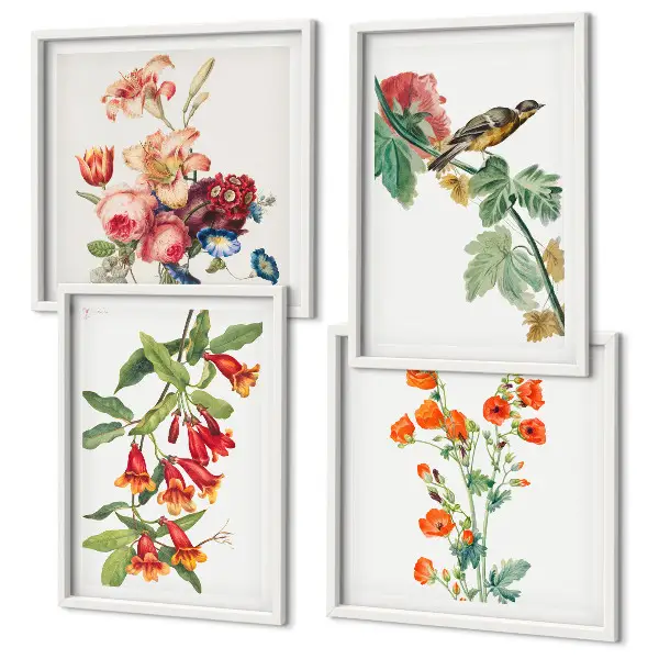 Billedvæg over sofa med retro motiv af malede blomster og fugle