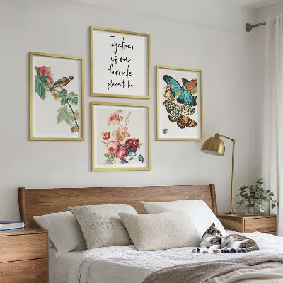 Billedsæt med ramme motiver af blomster, sommerfugle og fugle i pastelnuancer