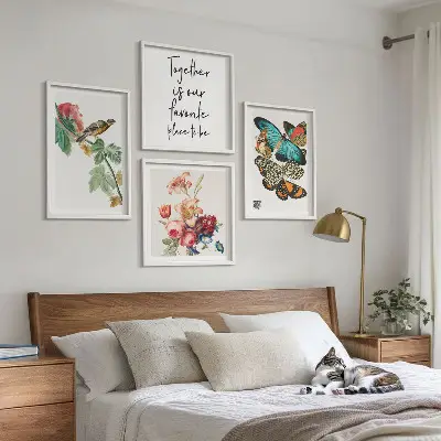 Billedsæt med ramme motiver af blomster, sommerfugle og fugle i pastelnuancer