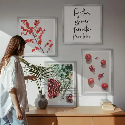 Billedvæg over sofa minimalistisk motiv af røde planter