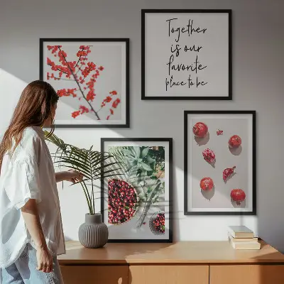 Billedvæg over sofa minimalistisk motiv af røde planter