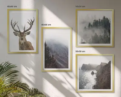 Billedsæt med ramme bjerglandskab med tåge og hjorte