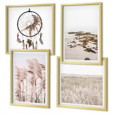 Billedvæg over sofa med motiv af græsmarker og strand i boho-stil