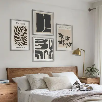 Minimalistiske planteplakater til billedvæg over sofaen