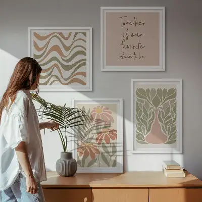 Billedvæg med abstrakte pastelfarvede blomster til ophæng over sofa