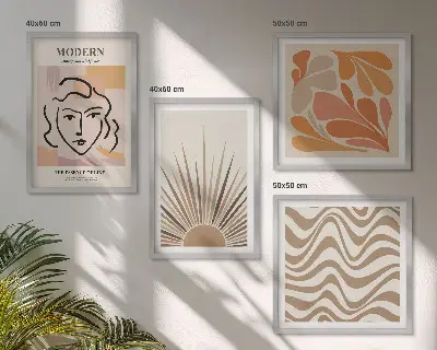 Billedvæg til over sofaen med sol og boho-pastelfarver