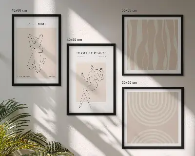 Billedvæg over sofa med en samling af minimalistiske former