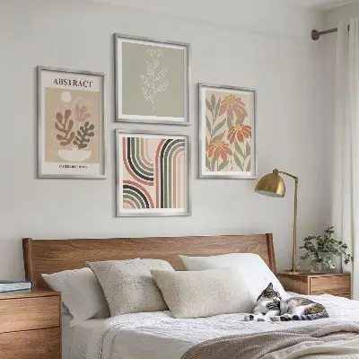 Billedvæg Abstrakte pastelplanter over sofa