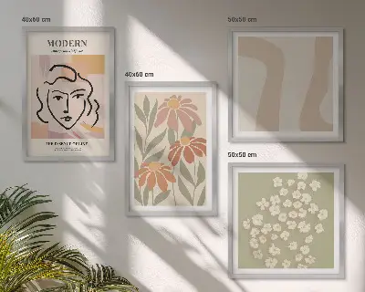 Billedvæg over sofa med moderne abstrakt kvinde