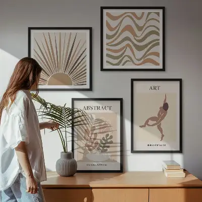 Billedvæg over sofa med abstrakte Matisse-mønstre i boho-stil